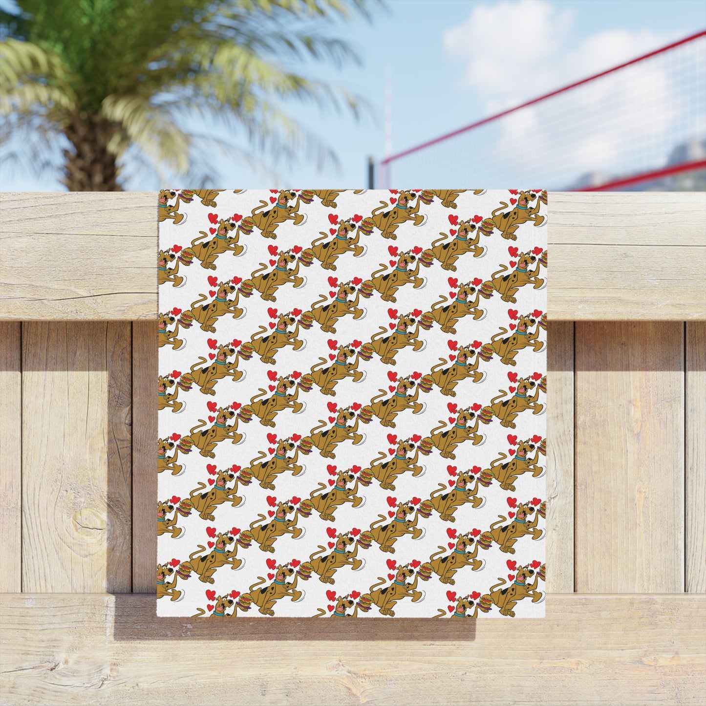 Scooby-Doo Love his Food! Beach Towel