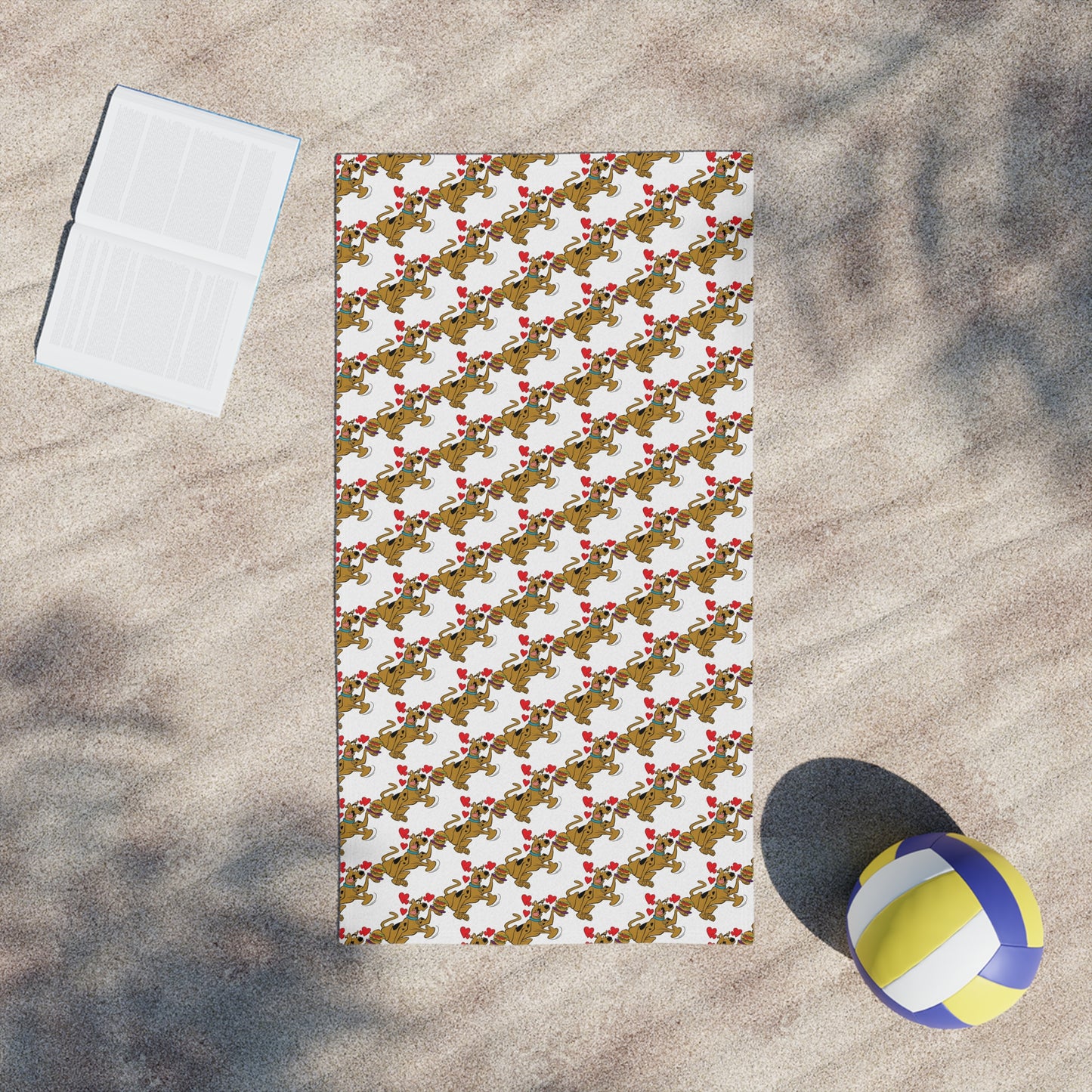 Scooby-Doo Love his Food! Beach Towel